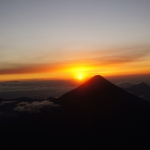 Wschód słońca z wulkanu Atatenango
