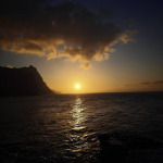 Zachód słońca nad Atlantykiem oglądany z wybrzeża Ponta do Sol na Santo Antão