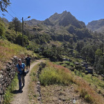 Trekking wśród stromych gór i tarasowych pól uprawnych w interiorze wyspy Santo Antão