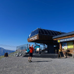 Górna stacja kolejki La Croix w Chamrousse na wysokości około 2250 m n.p.m.