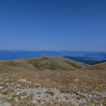 Z jednej strony Ochrydzkie, z drugiej - Prespa Widok na Jezioro Prespa z pasma Galičica