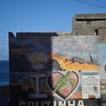 olorowy mural z żółwiem i napisem „I love Cruzinha” w nadmorskiej wiosce Cruzinha na Santo Antão