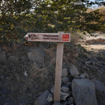 Drogowskaz szlaku PR1 SARG z Cruzinha przez Fontainhas do Ponta do Sol podczas trekkingu na Santo Antão