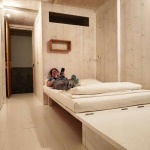 asny drewniany pokój w Aquiles Eco Hotel w São Pedro na wyspie São Vicente