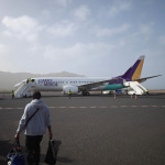 Samolot Cabo Verde Airlines na płycie lotniska Cesária Évora na wyspie São Vicente