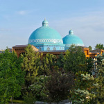 Turkusowe kopuły Muzeum Pamięci Ofiar Represji w Taszkencie
