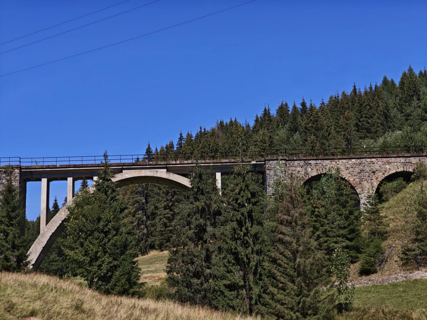 Telgártsky viadukt na trasie trekkingu w Niżnych Tatrach