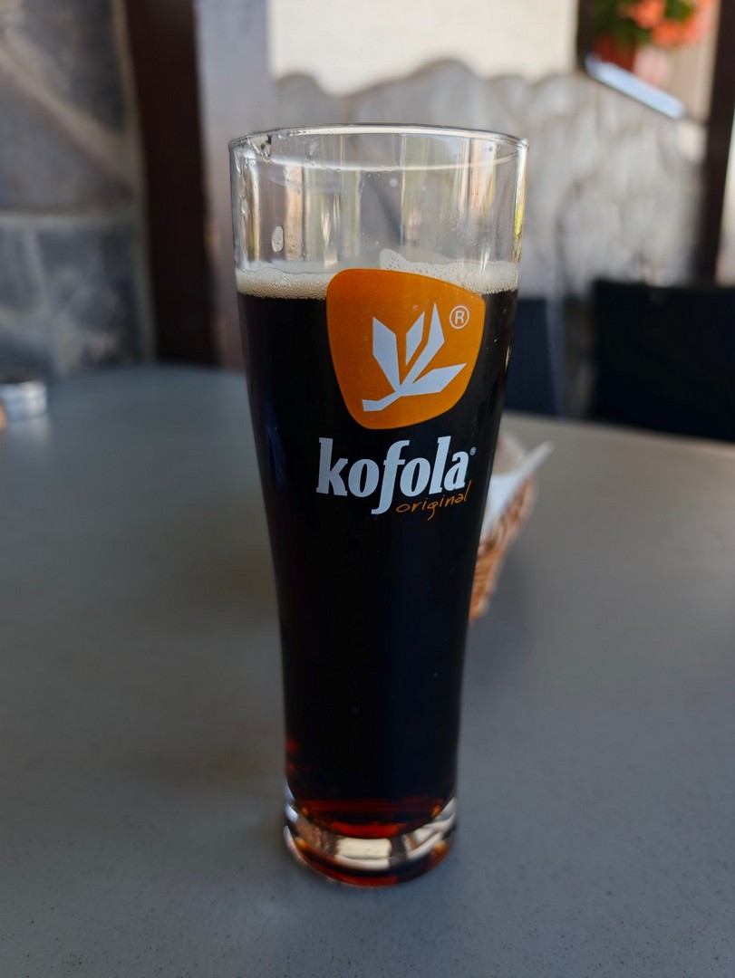 Szklanka Kofoli podczas postoju w Telgárcie na Słowacji 